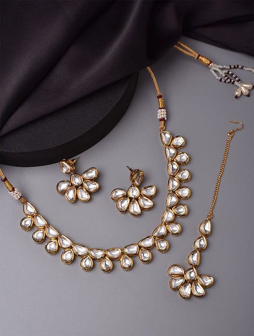 Gold Plated Kundan Embellished Choker Necklace Set