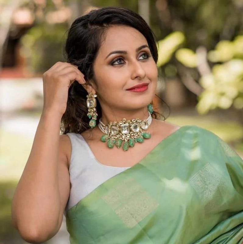 Gold Plated Kundan Necklace Set