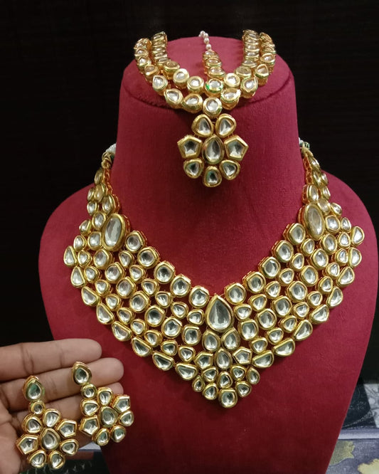 Gold-Plated Kundan-Studded & Beaded Necklace and Earrings