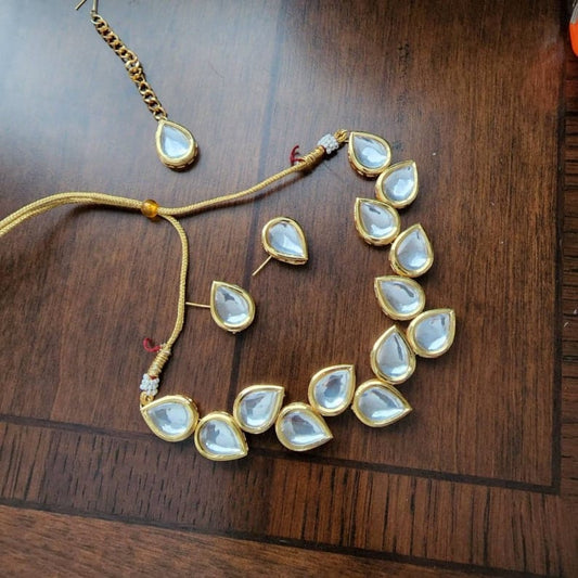 Gold Tone Kundan Choker Set