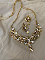 Delicate Kundan Necklace Set
