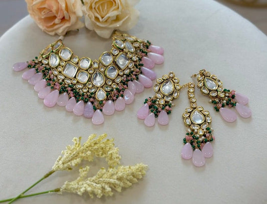 Gold Plated Kundan Necklace Set With Earrings & Maangtika