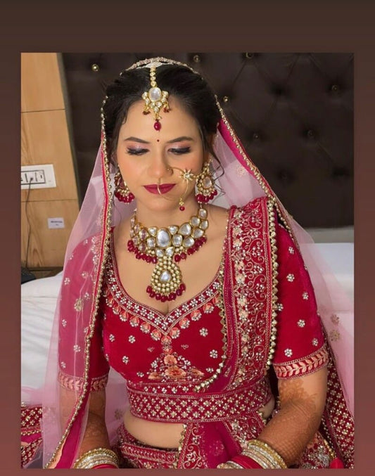 Gold Plated Kundan Necklace Set With Earrings & Maangtika