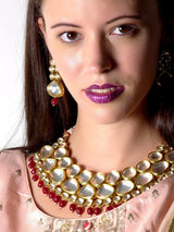 Gold Plated Kundan Studded & Pearls Beaded Jewellery Set