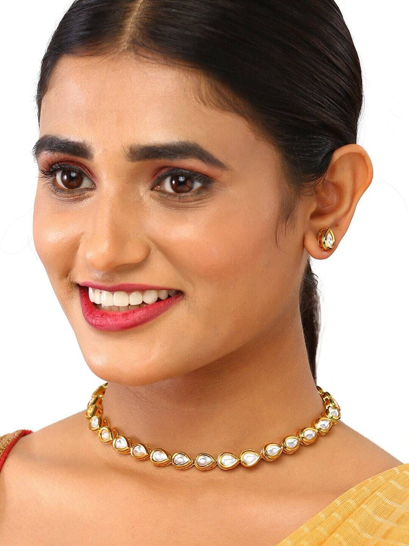 Elegant Kundan Necklace With Earrings