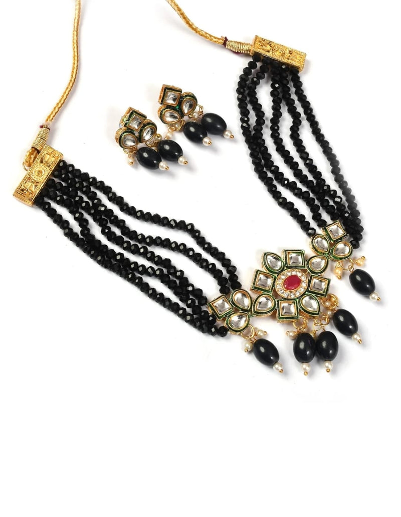 Elegant Kundan Necklace With Earrings