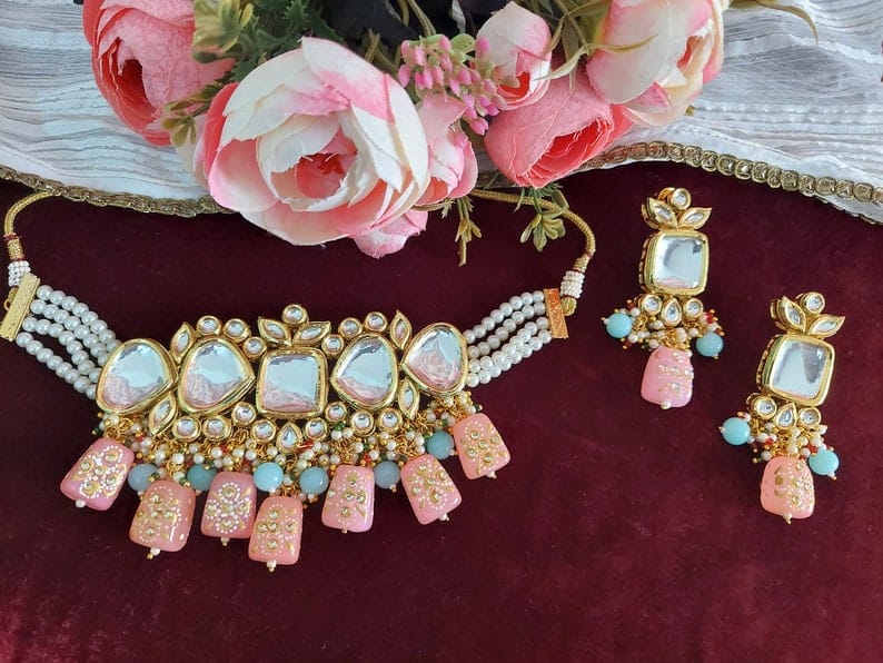 Elegant Kundan Necklace With Earrings
