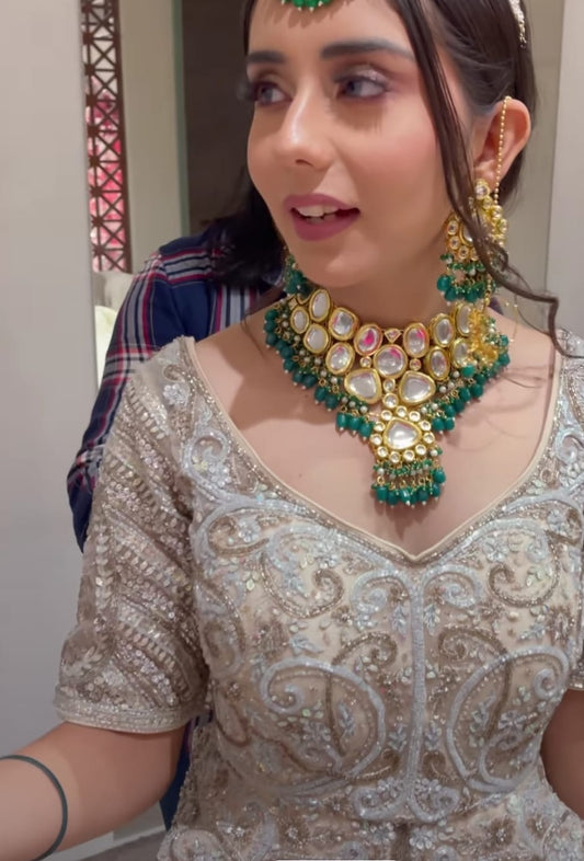 Elegant Kundan Necklace With Earrings & Maangtika
