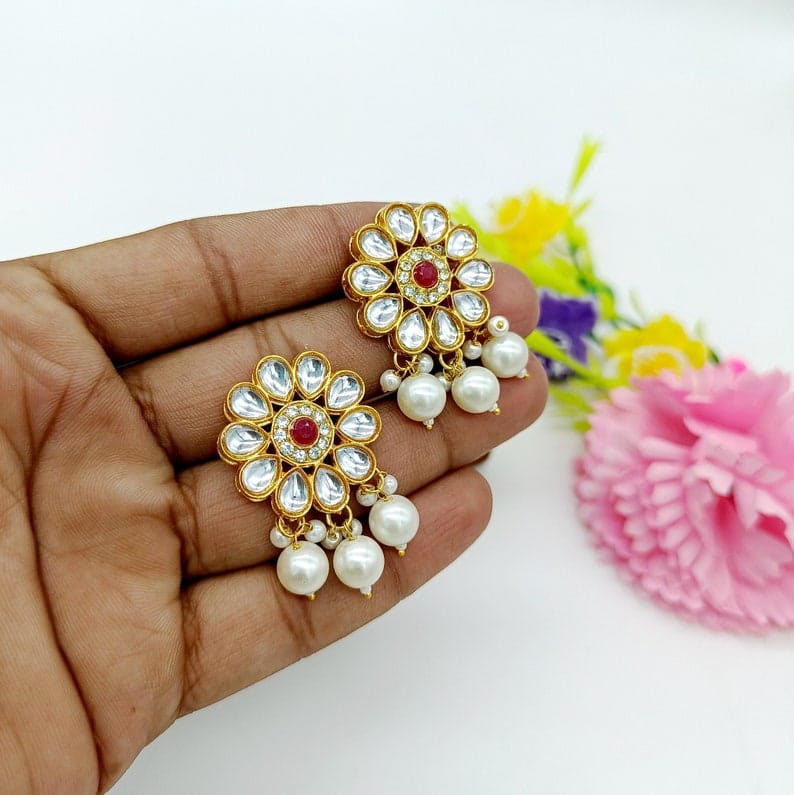 Gold Plated Kundan Studded & Beaded Layered Jewellery Set