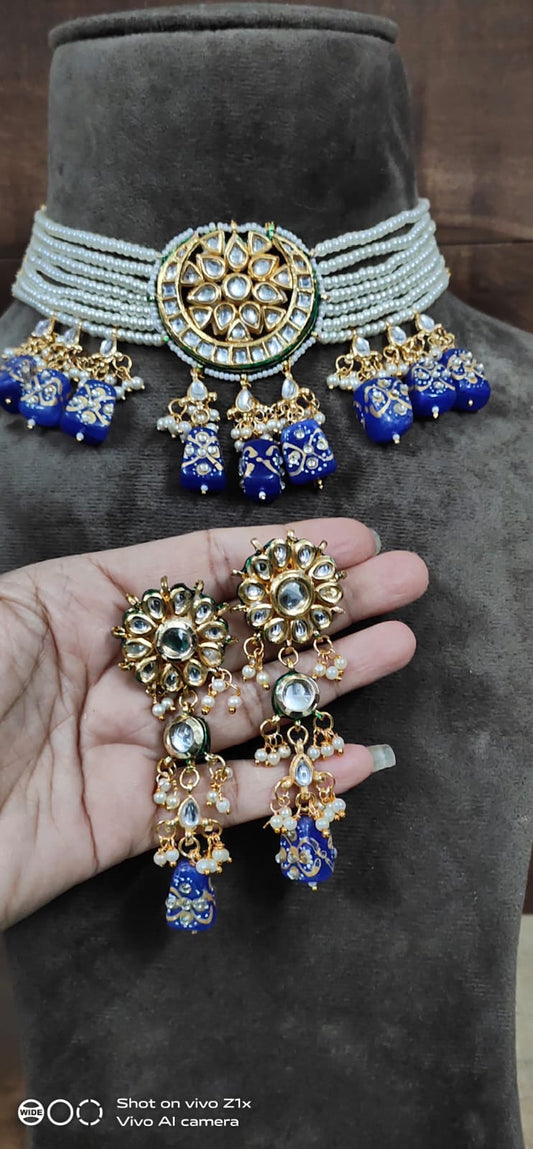 Gold Tone Kundan Choker Necklace Set