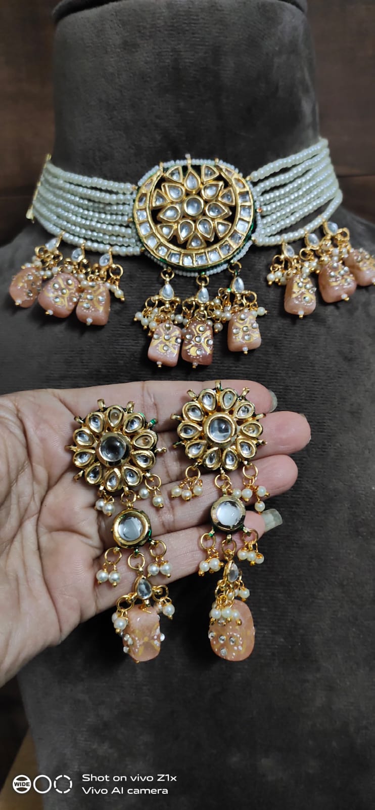 Gold Tone Kundan Choker Necklace Set
