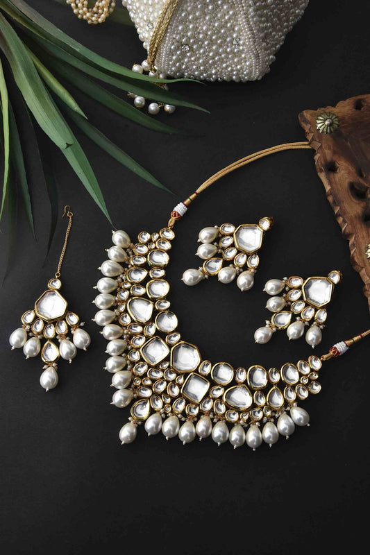 Gold-Plated Kundan-Studded Necklace & Earrings Set