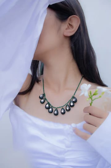 Emarald Green Drop Stone Necklace