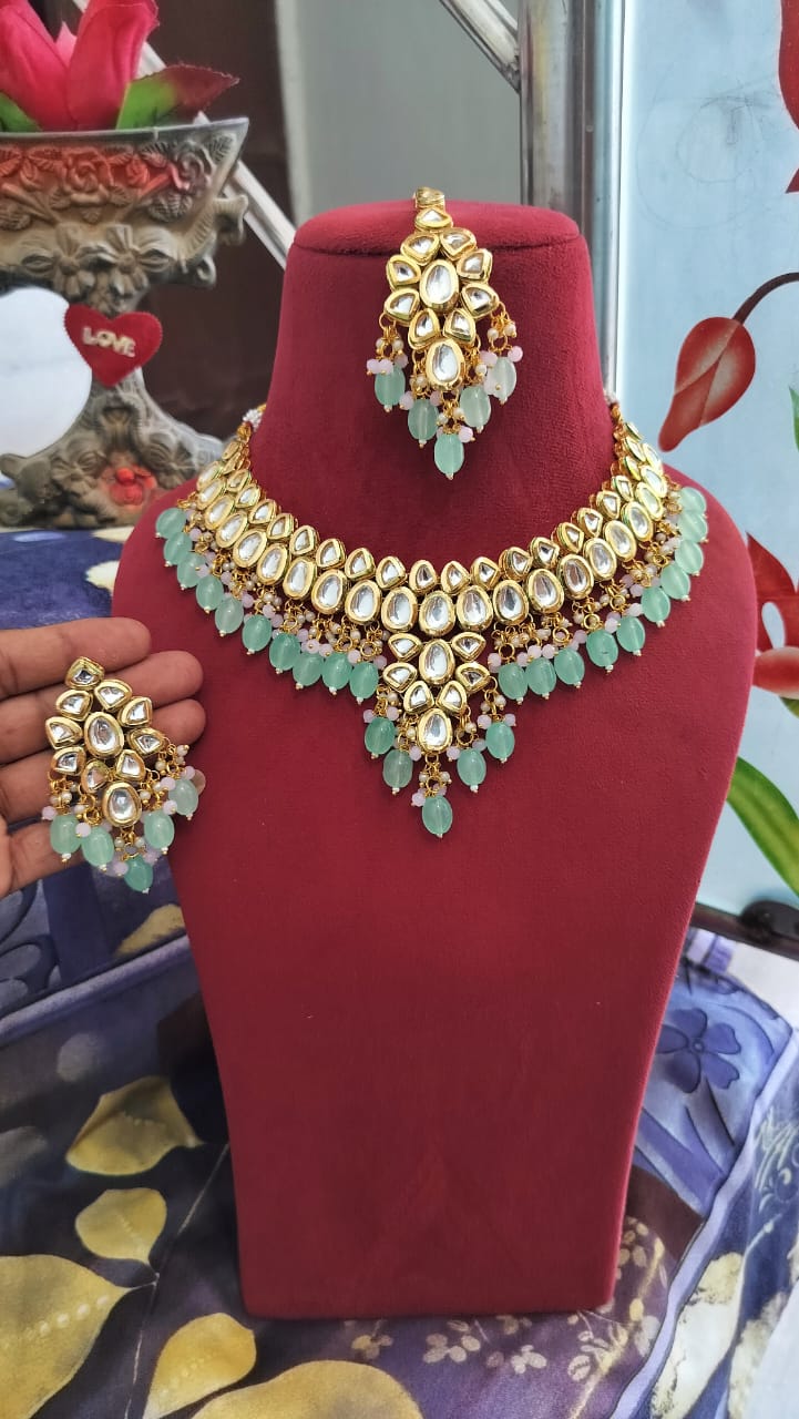 White Kundan Necklace Set With Earrings & Maangtika