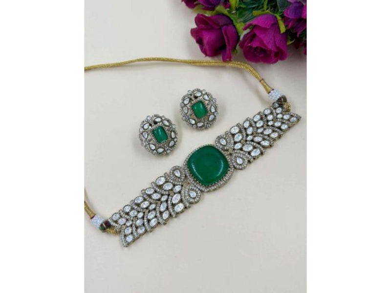 Gold Plated Stones Studded & Beaded Jewellery Set