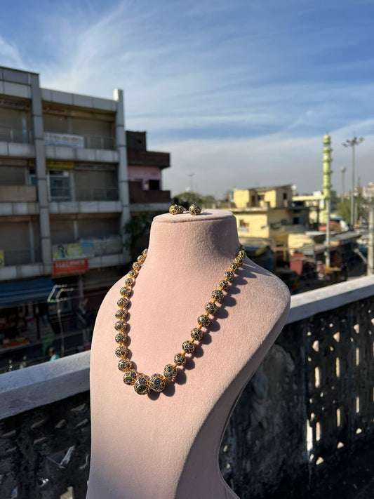 Gold Finish Kundan Polki & Natural Stone Necklace Set